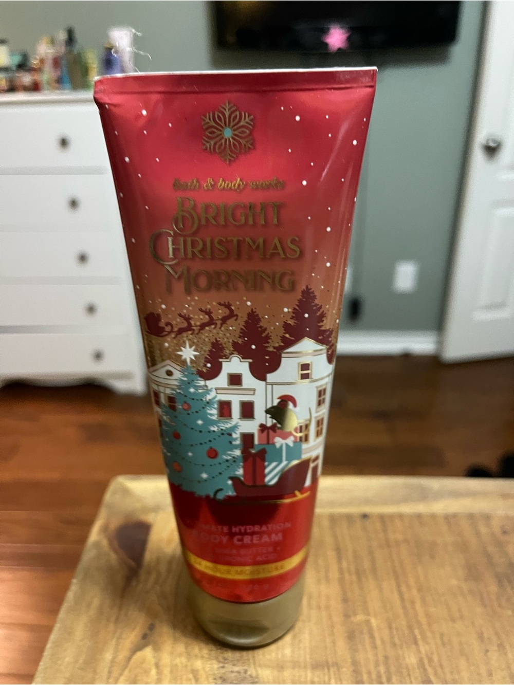 Bath & Body Works Bright Christmas Morning Hydrating Body Cream - Red & Gold